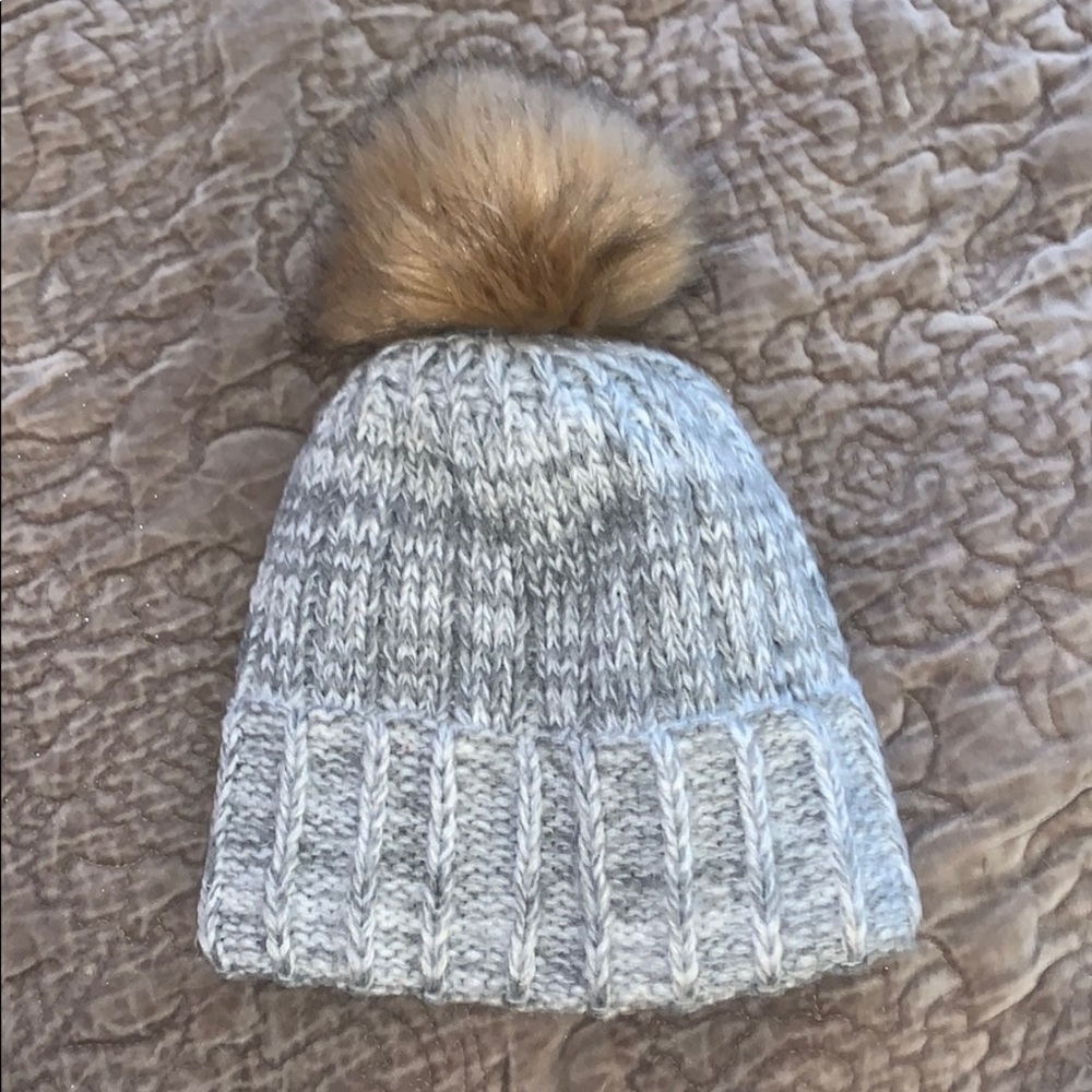 Forever 21 Pom Pom Beanie